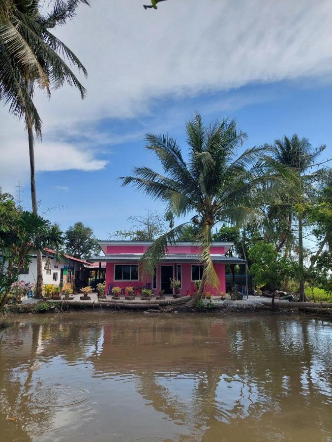 Pink Homestay D'Perlis Кангар Екстериор снимка